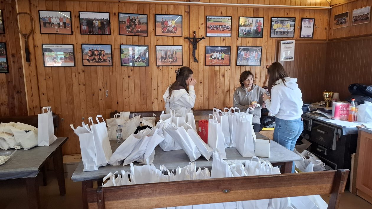 DONJA DUBRAVA humanitarni teniski turnir (12) DONJA DUBRAVA humanitarni teniski turnir (12)