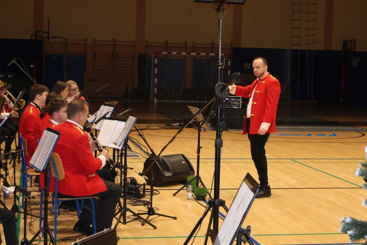 DONJI KRALJEVEC Tradicionalni božićno-novogodišnji koncert ispunio dvoranu OŠ Donji Kraljevec (19)