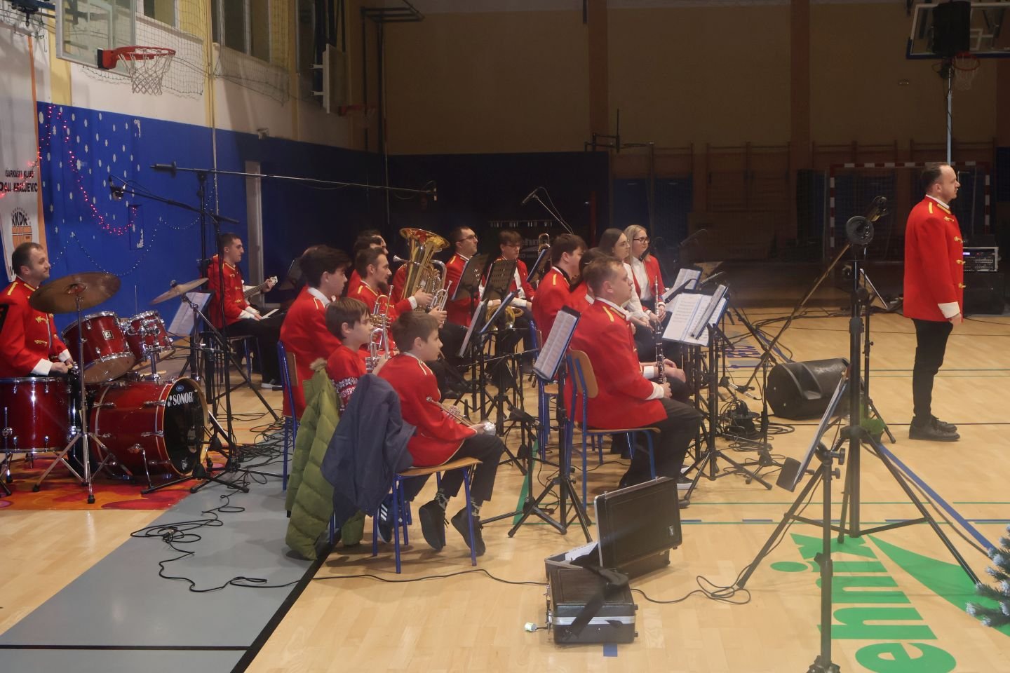 DONJI KRALJEVEC Tradicionalni božićno-novogodišnji koncert ispunio dvoranu OŠ Donji Kraljevec (24)