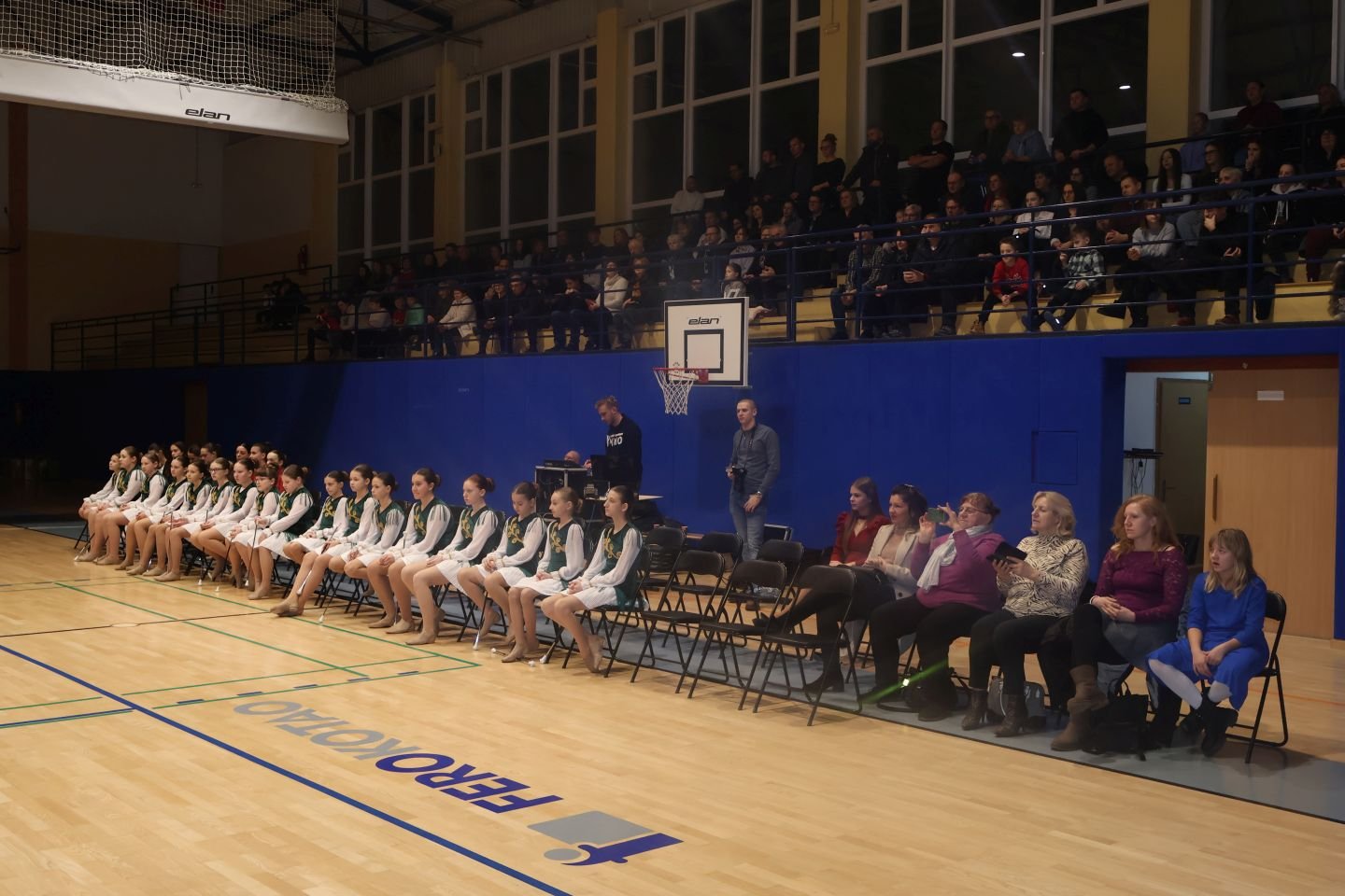 DONJI KRALJEVEC Tradicionalni božićno-novogodišnji koncert ispunio dvoranu OŠ Donji Kraljevec (26)