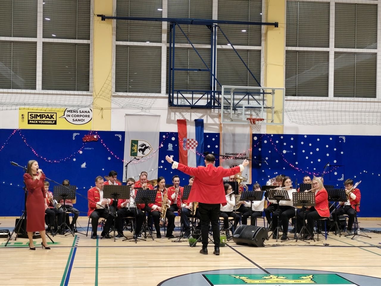 DONJI KRALJEVEC Tradicionalni božićno-novogodišnji koncert ispunio dvoranu OŠ Donji Kraljevec (9)