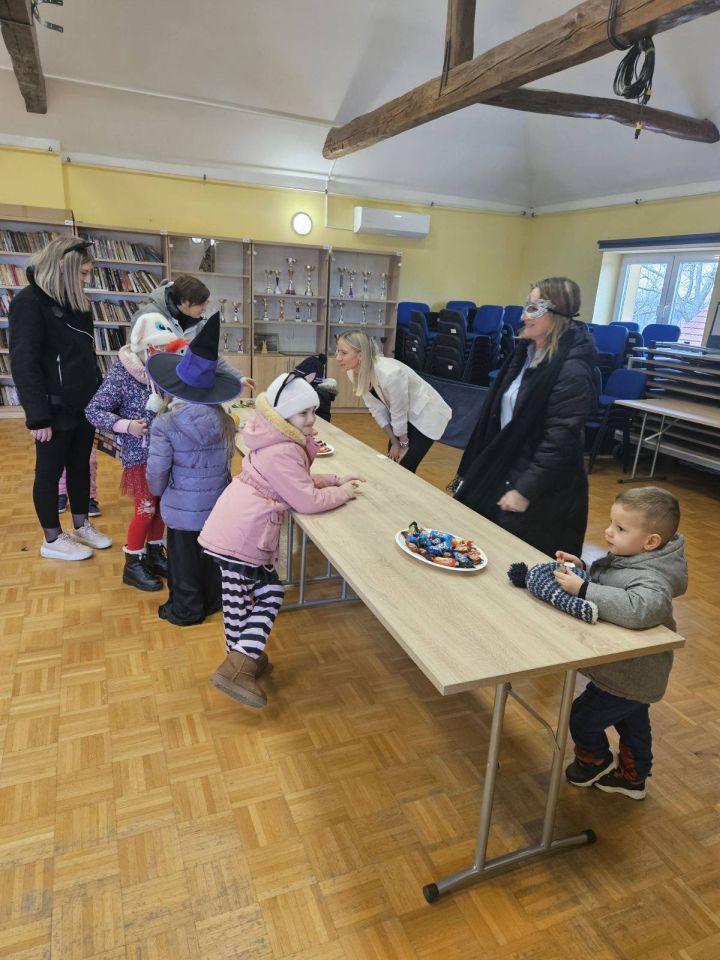 DONJI VIDOVEC Male maškare razveselile Općinu pjesmom, plesom i šarenim kostimima (5)