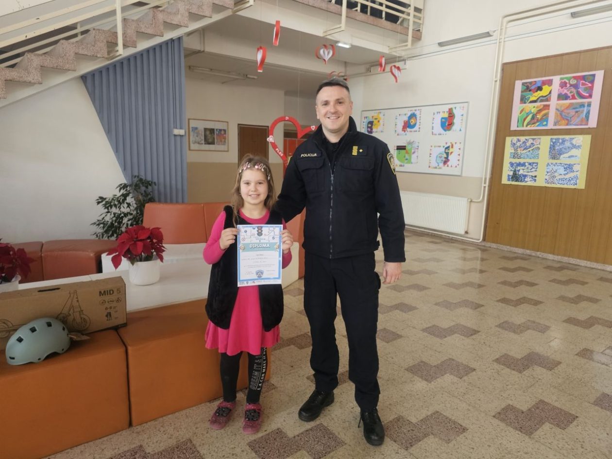 DRŽAVNA PRVAKINJA Mia Mikec osvojila prvo mjesto na „Prometnoj učilici“ (5)