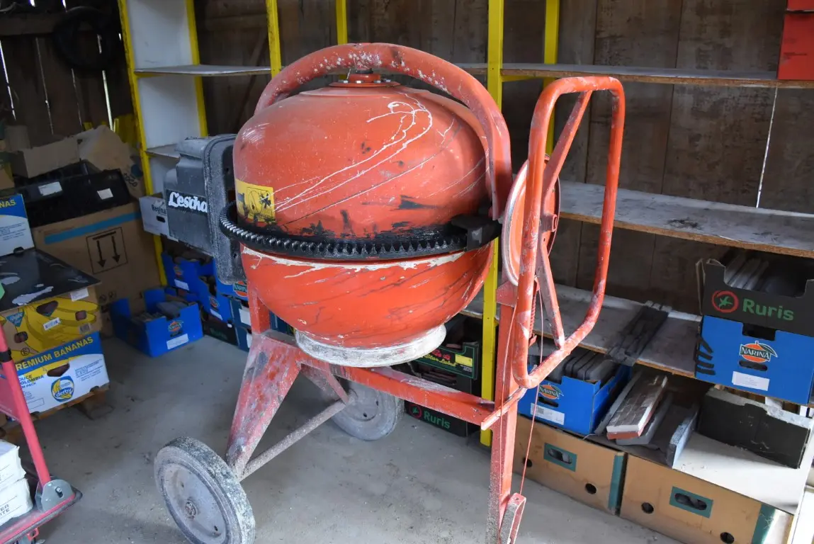 DSC_0052 (Medium) DSC_0052 (Medium)