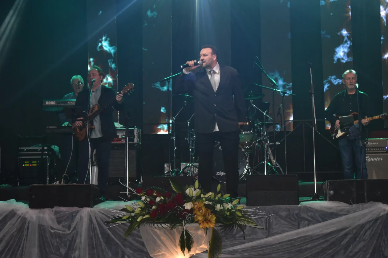 Strahoninec (3) hitovi energreena