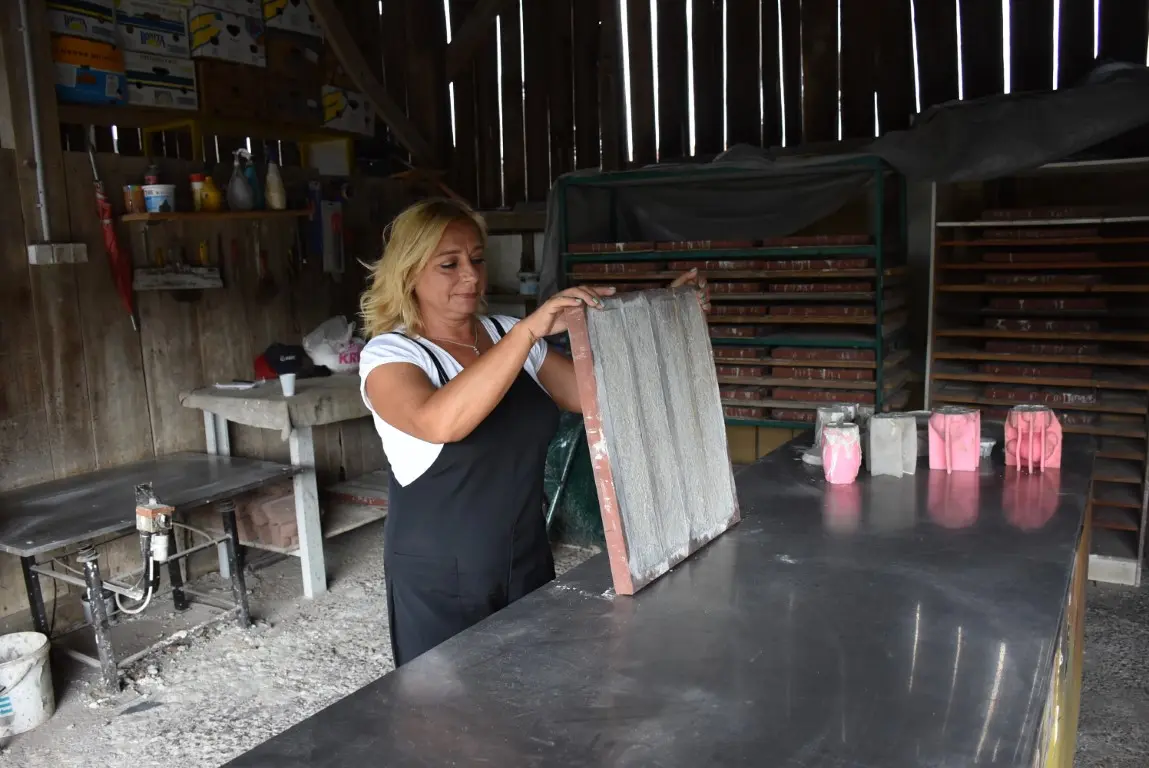 DSC_0056 (Medium) DSC_0056 (Medium)