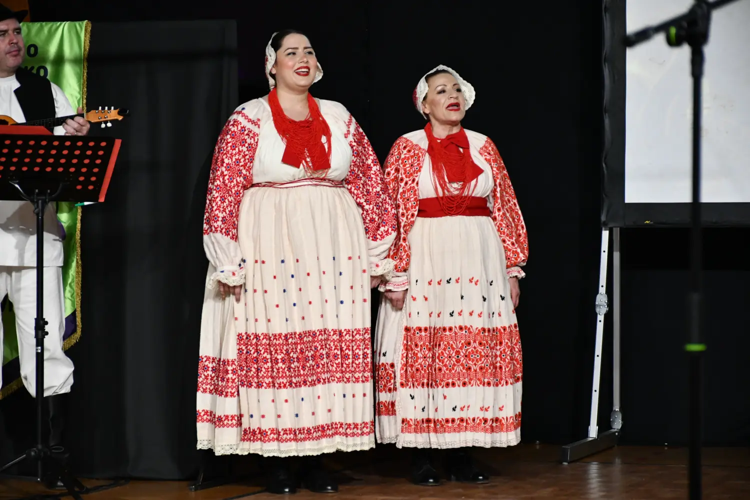 korak uz korak, ruku pod ruku (9)