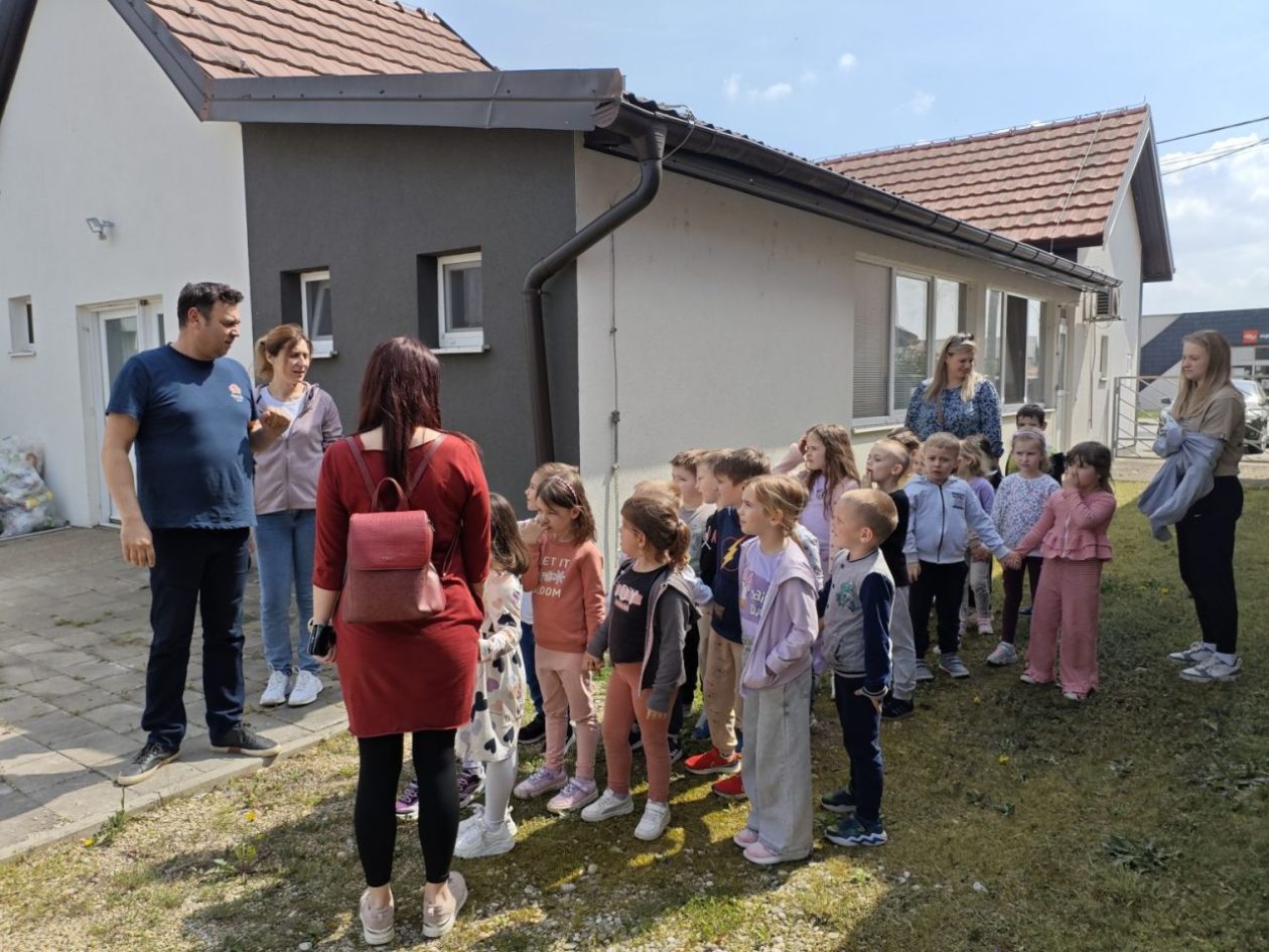 DV BELICA ‘Leptirići’ posjetili farmu i siranu obitelji Krnjak (4)