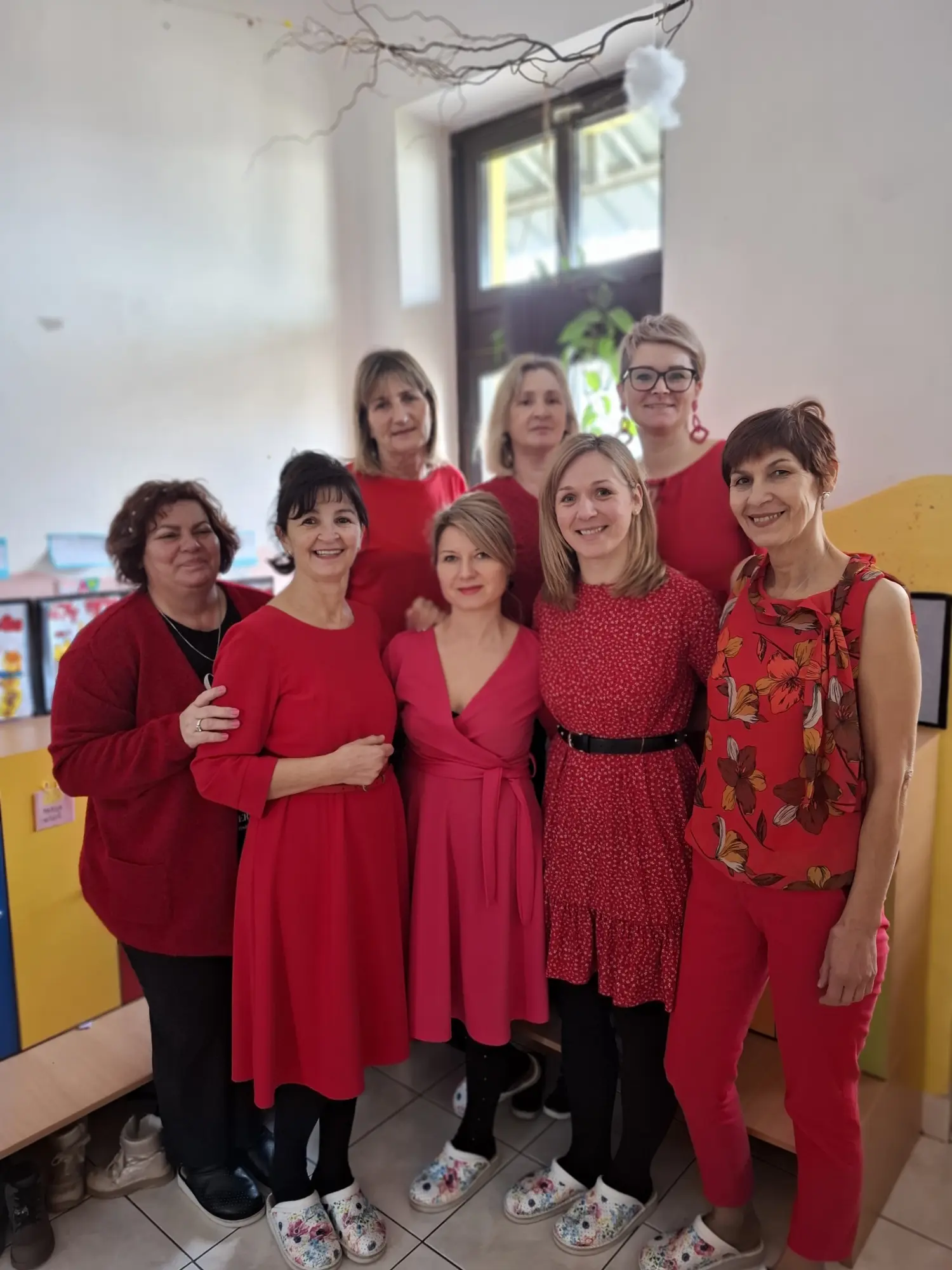 DV Cipelica, Dan crvenih haljina (8) DV Cipelica, Dan crvenih haljina (8)