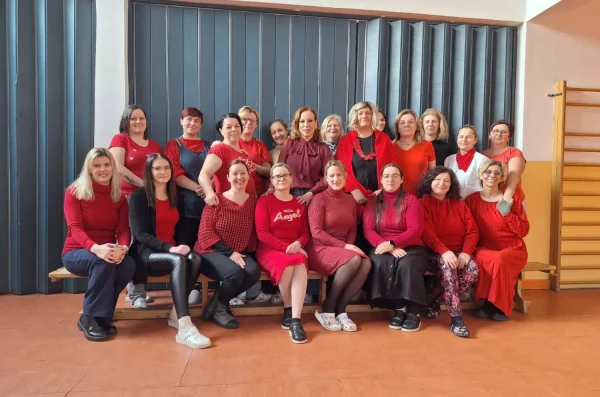 DV Cipelica, Dan crvenih haljina (9)