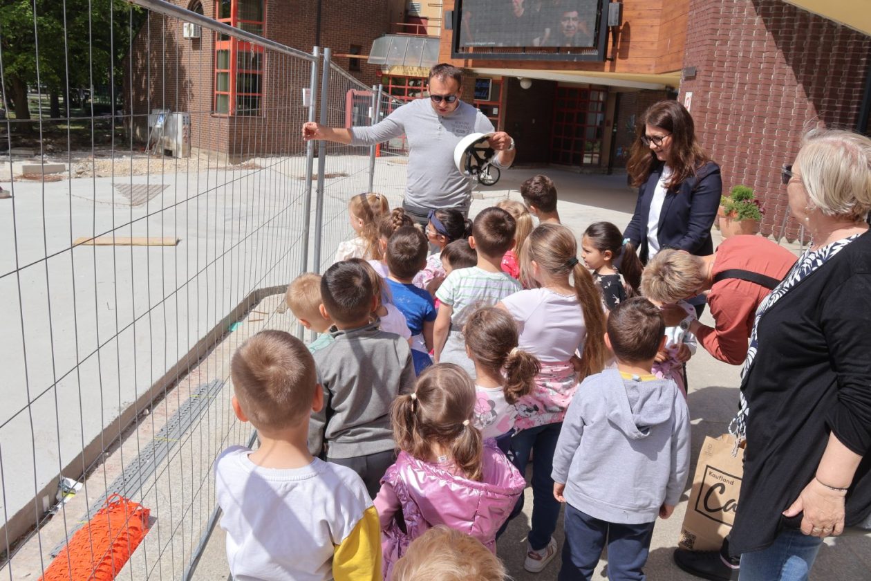 DV Cipelica posjet Gradonačelnici (10) DV Cipelica posjet Gradonačelnici (10)