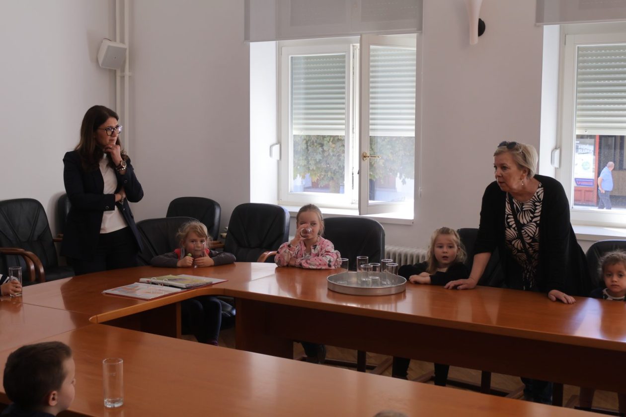 DV Cipelica posjet Gradonačelnici (15) DV Cipelica posjet Gradonačelnici (15)