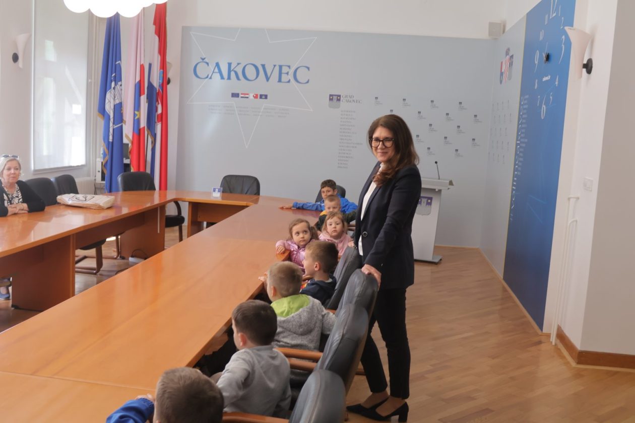 DV Cipelica posjet Gradonačelnici (4) DV Cipelica posjet Gradonačelnici (4)