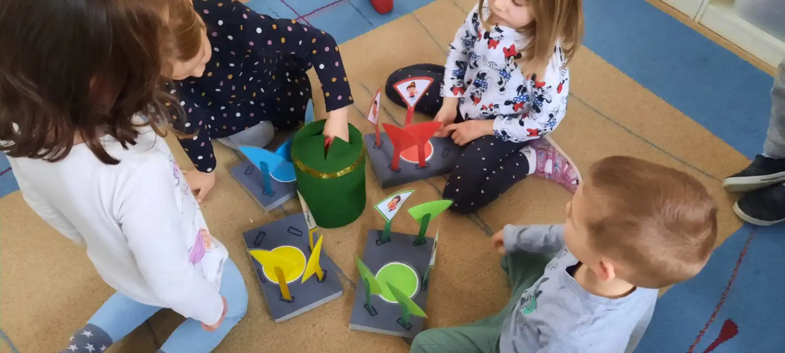 DV Cvrčak (13) DV Cvrčak (13)