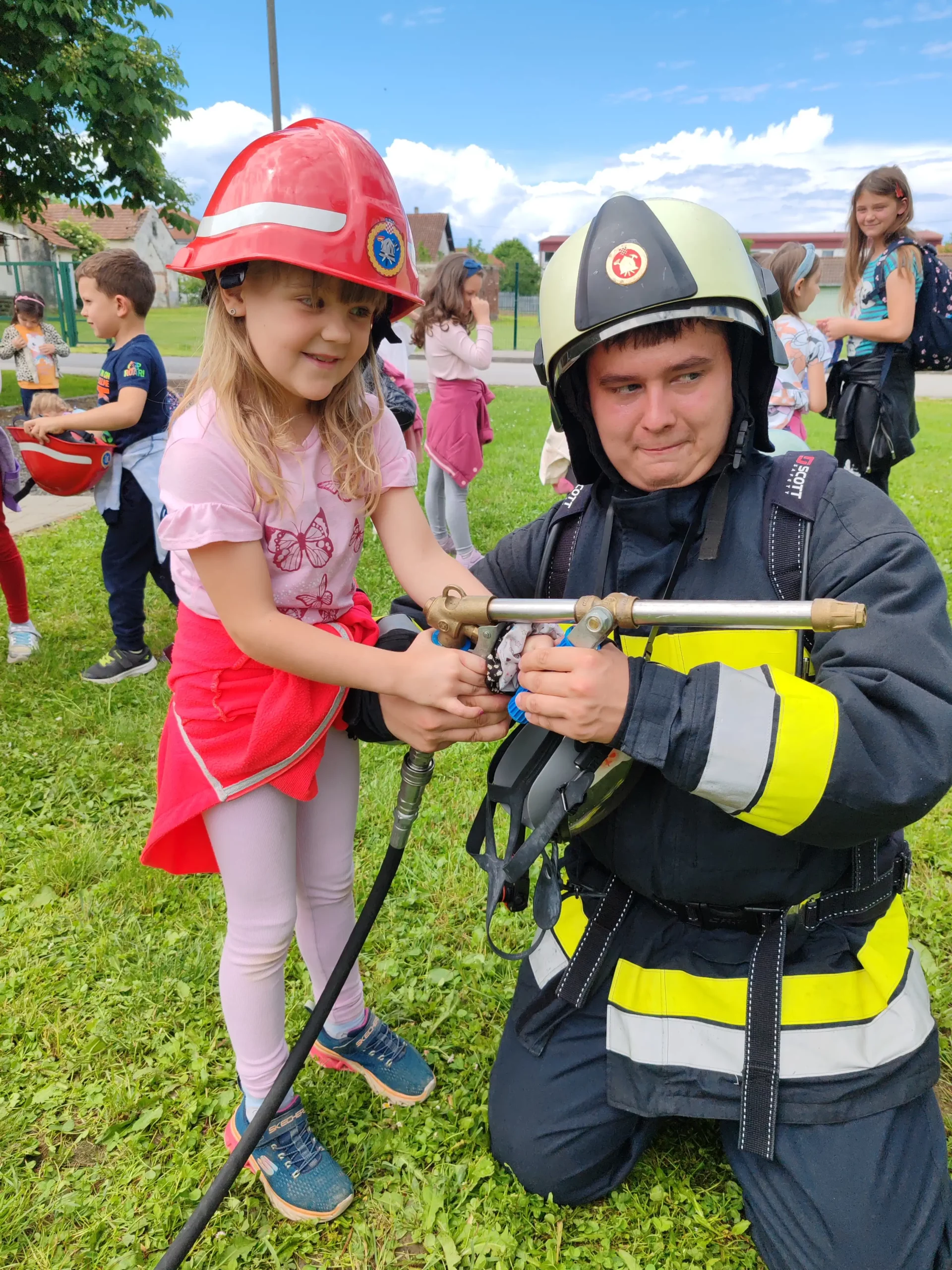 vatrgasac i dijete DV Cvrčak i DVD Ivanovec (1)