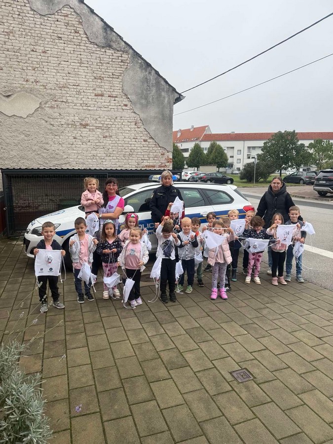 DV Dječja mašta (10) DV Dječja mašta (10)