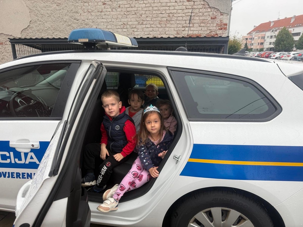 DV Dječja mašta (12) DV Dječja mašta (12)