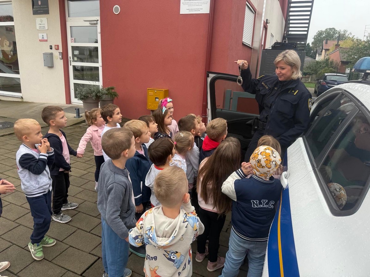 DV Dječja mašta (9) DV Dječja mašta (9)