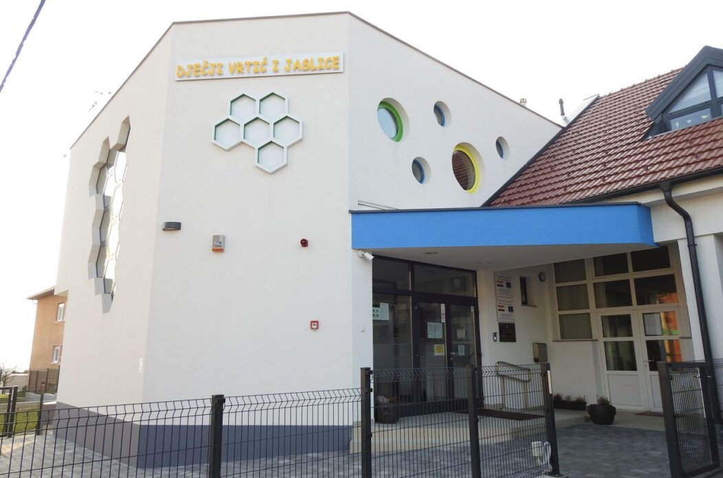 DV Jurovska pčelica zgrada