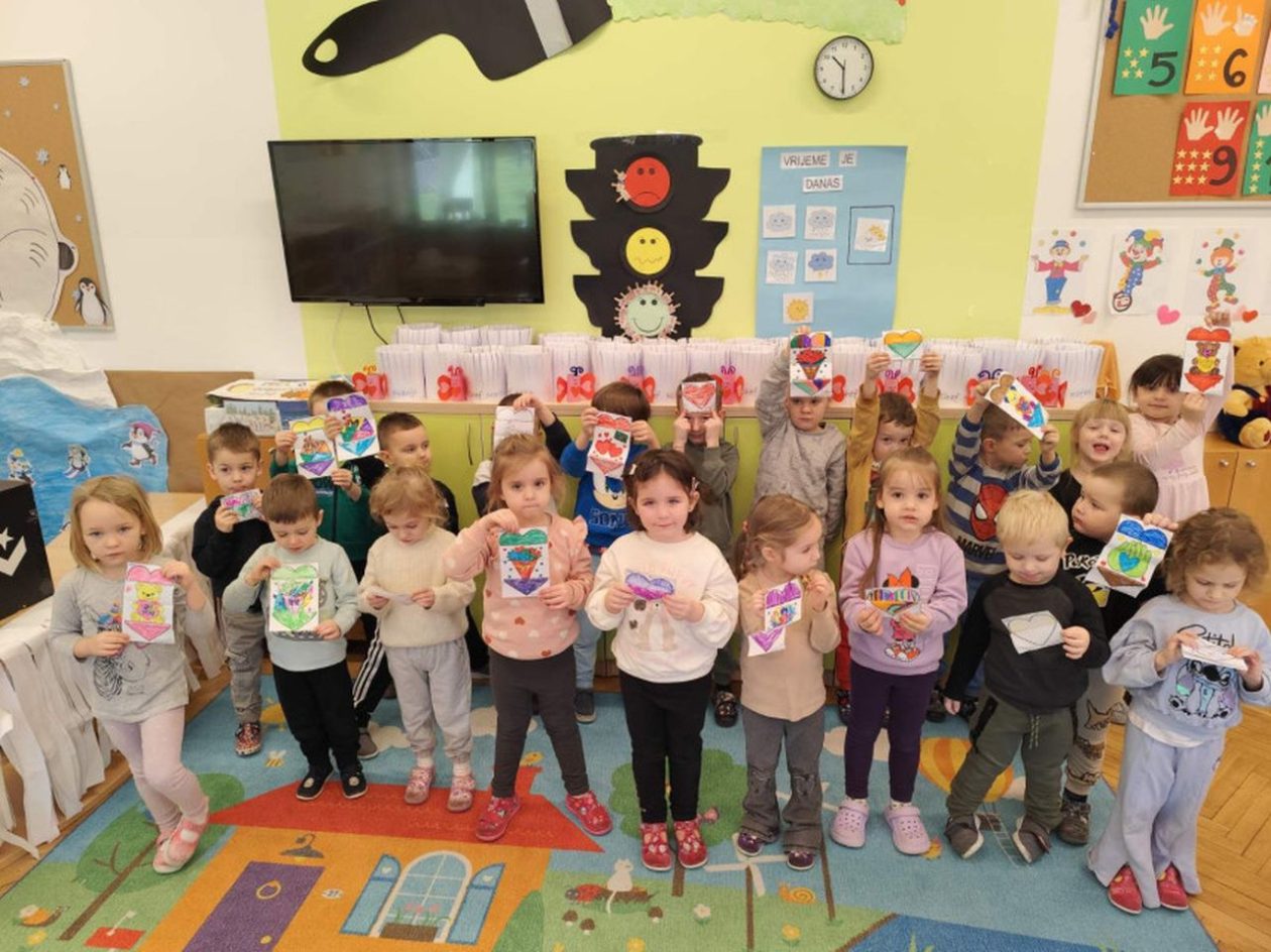 DV KOTORIBA Od snježnih šetnji do predstave ‘Klaun’ – zima puna osmijeha (6)