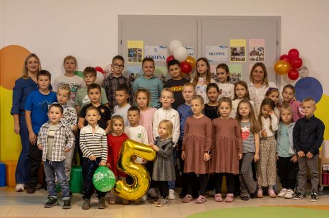 DV MASLAČAK Djeca i roditelji obilježili pet godina Montessori skupine (8) DV MASLAČAK Djeca i roditelji obilježili pet godina Montessori skupine (8)