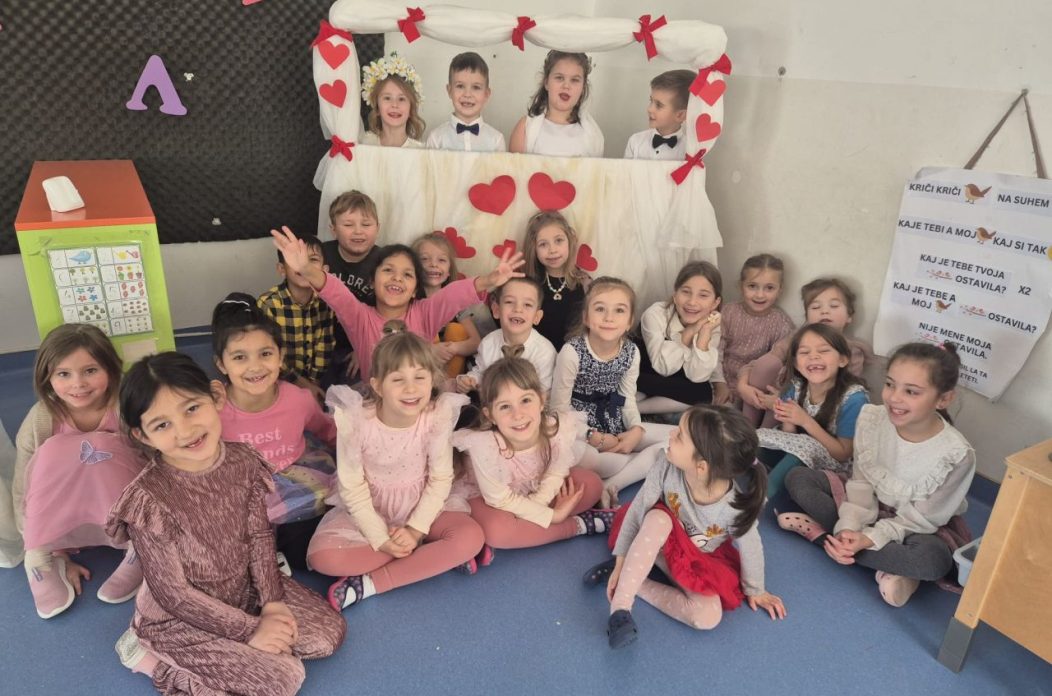 DV PAHULJICA Valentinovo u DV Pahuljica obilježeno kolačima i ‘gustuvajem’ (9) DV PAHULJICA Valentinovo u DV Pahuljica obilježeno kolačima i ‘gustuvajem’ (9)