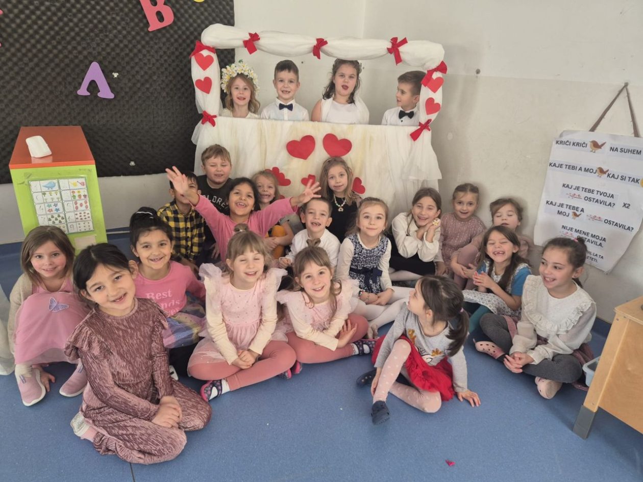 DV PAHULJICA Valentinovo u DV Pahuljica obilježeno kolačima i ‘gustuvajem’ (9) DV PAHULJICA Valentinovo u DV Pahuljica obilježeno kolačima i ‘gustuvajem’ (9)