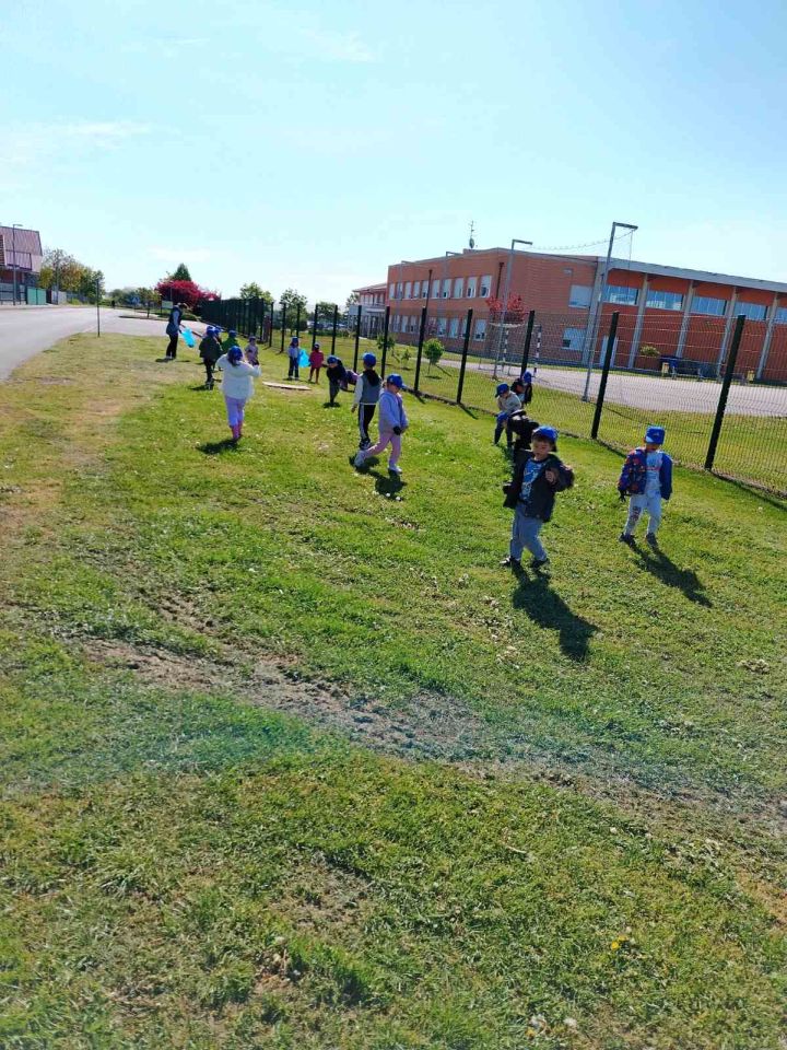 DV REHEKI Djeca kroz sadnju i čišćenje učila kako čuvati planet (13)