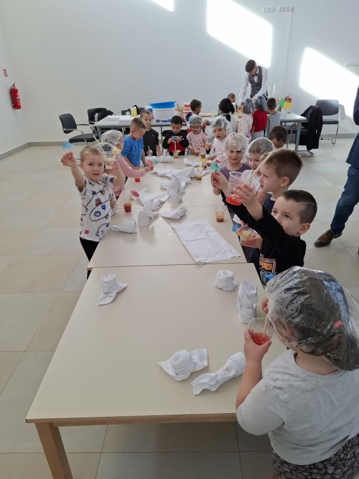 DV ‘REHEKI’ Mališane posjetili kuhari i konobari iz Srednje škole Prelog (7)