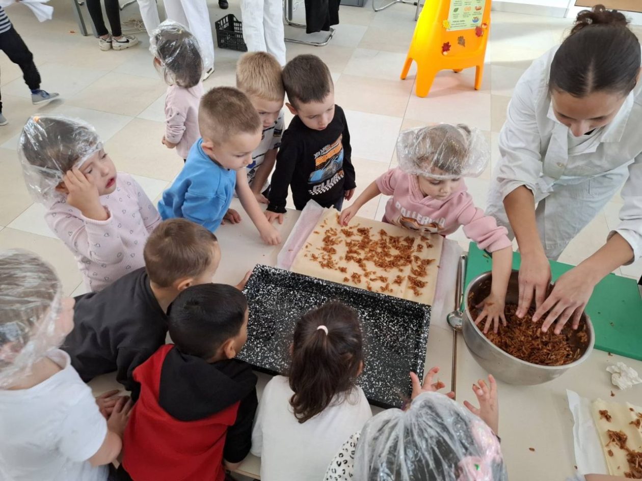 DV ‘REHEKI’ Mališane posjetili kuhari i konobari iz Srednje škole Prelog (9)