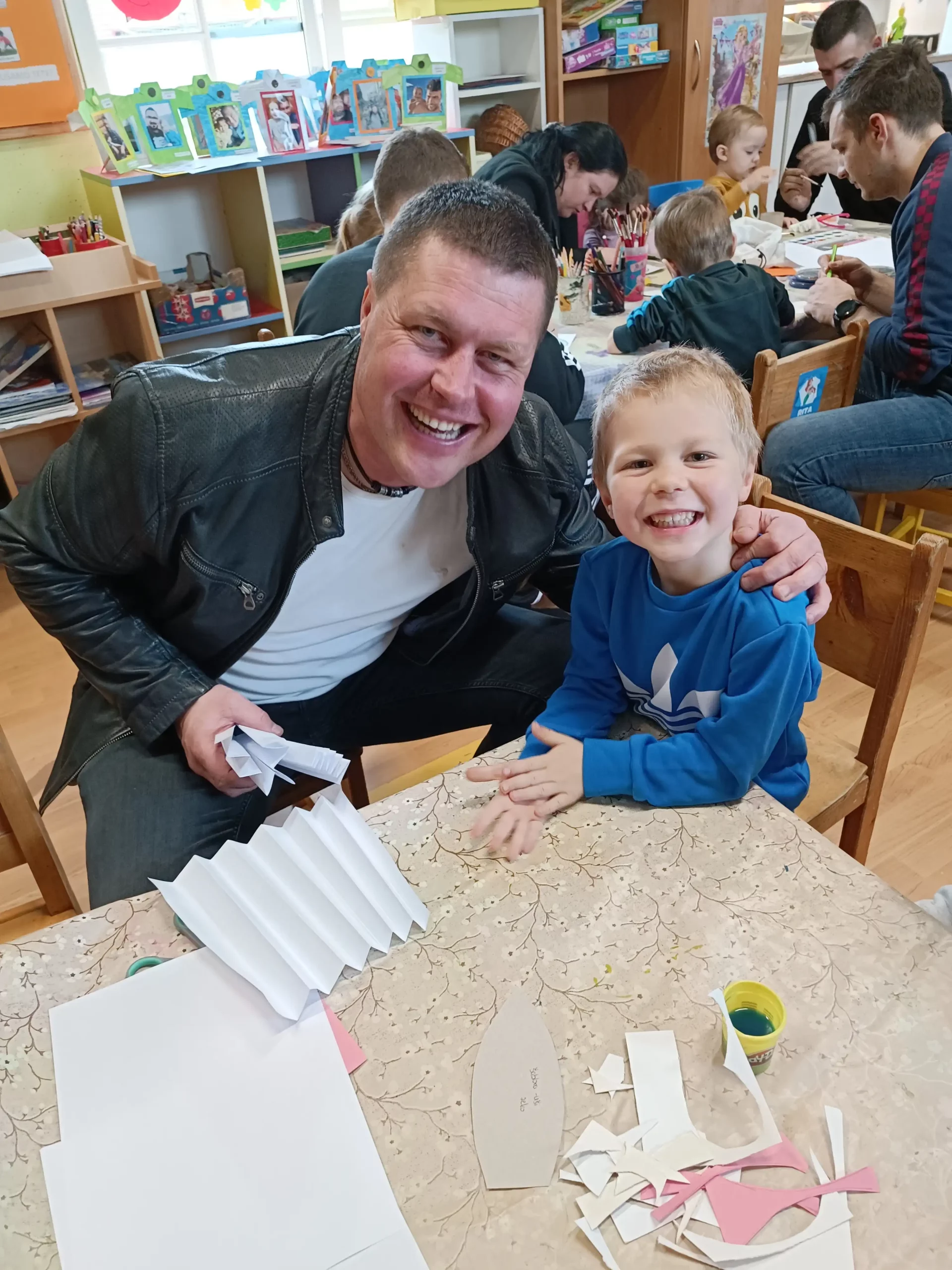 DV Ribica, Očev dan (6) DV Ribica, Očev dan (6)