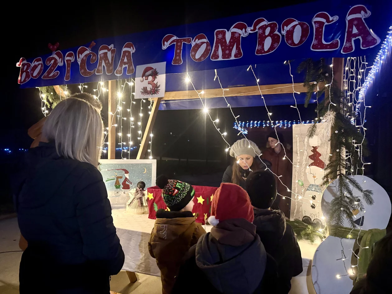 DV VESELA LOPTICA (20)