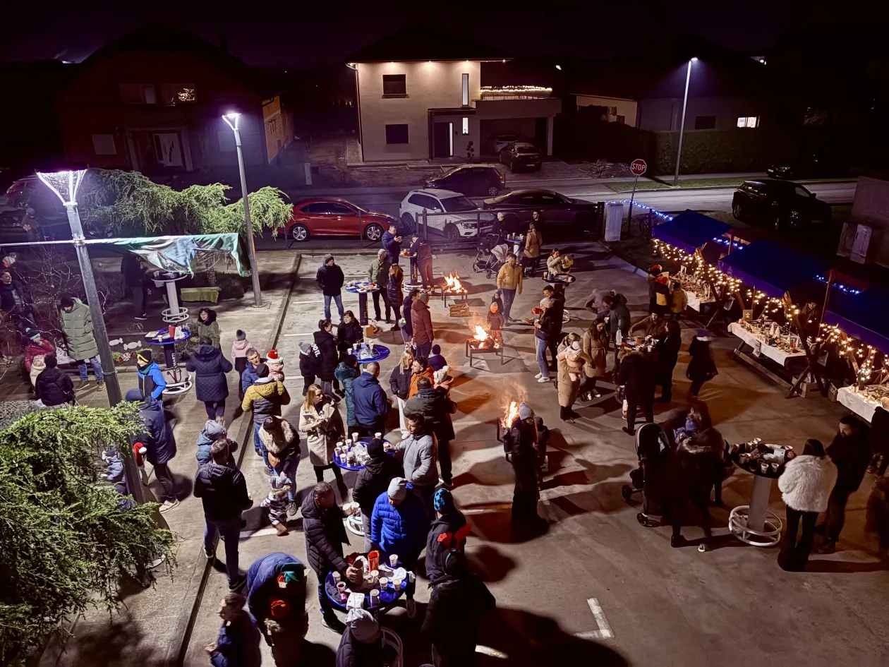 DV VESELA LOPTICA (27)