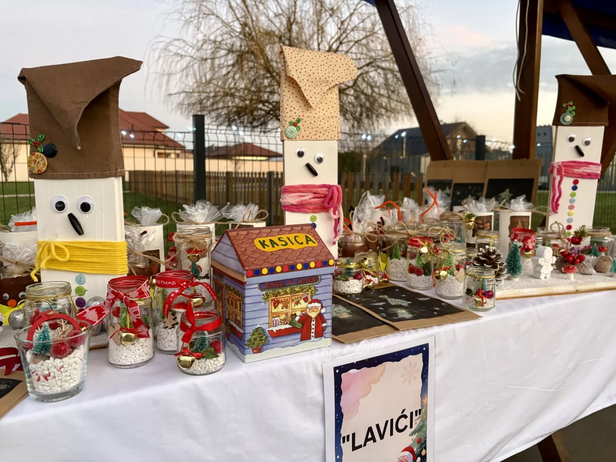 DV VESELA LOPTICA (6)