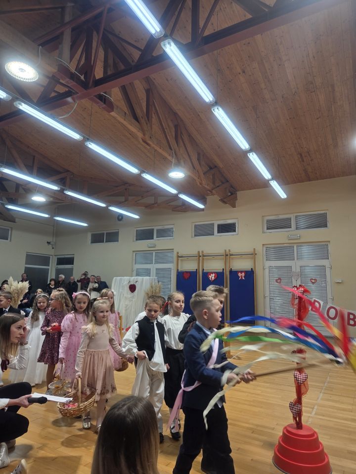 DV VRAPČIĆ ŠENKOVEC Bake i djedovi u središtu priredbe ‘Volim djeda i baku’ (4) DV VRAPČIĆ ŠENKOVEC Bake i djedovi u središtu priredbe ‘Volim djeda i baku’ (4)