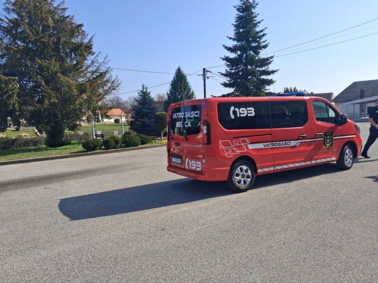 DVD BELICA Mještani i vatrogasci svečano dočekali novo kombi vatrogasno vozilo (2)