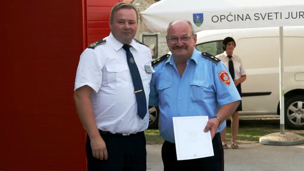 DVD BREZJE (27) DVD BREZJE (27)