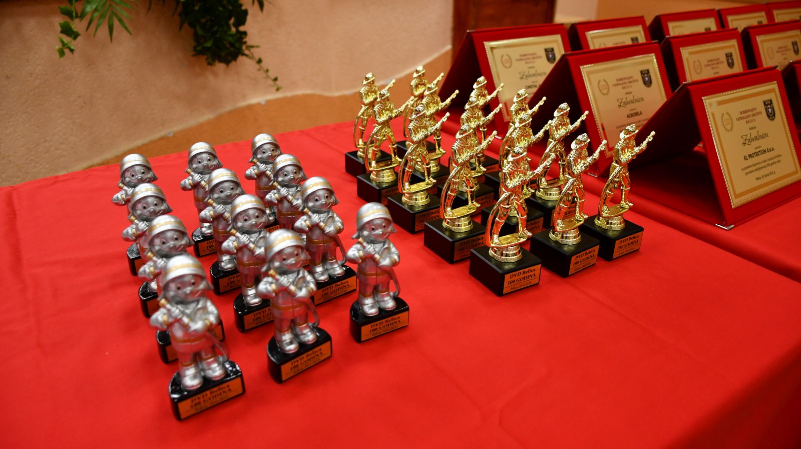 DVD Belica 100 godina (130)