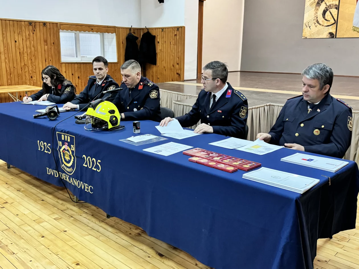 DVD DEKANOVEC IZBORNA SKUPŠTINA (15)