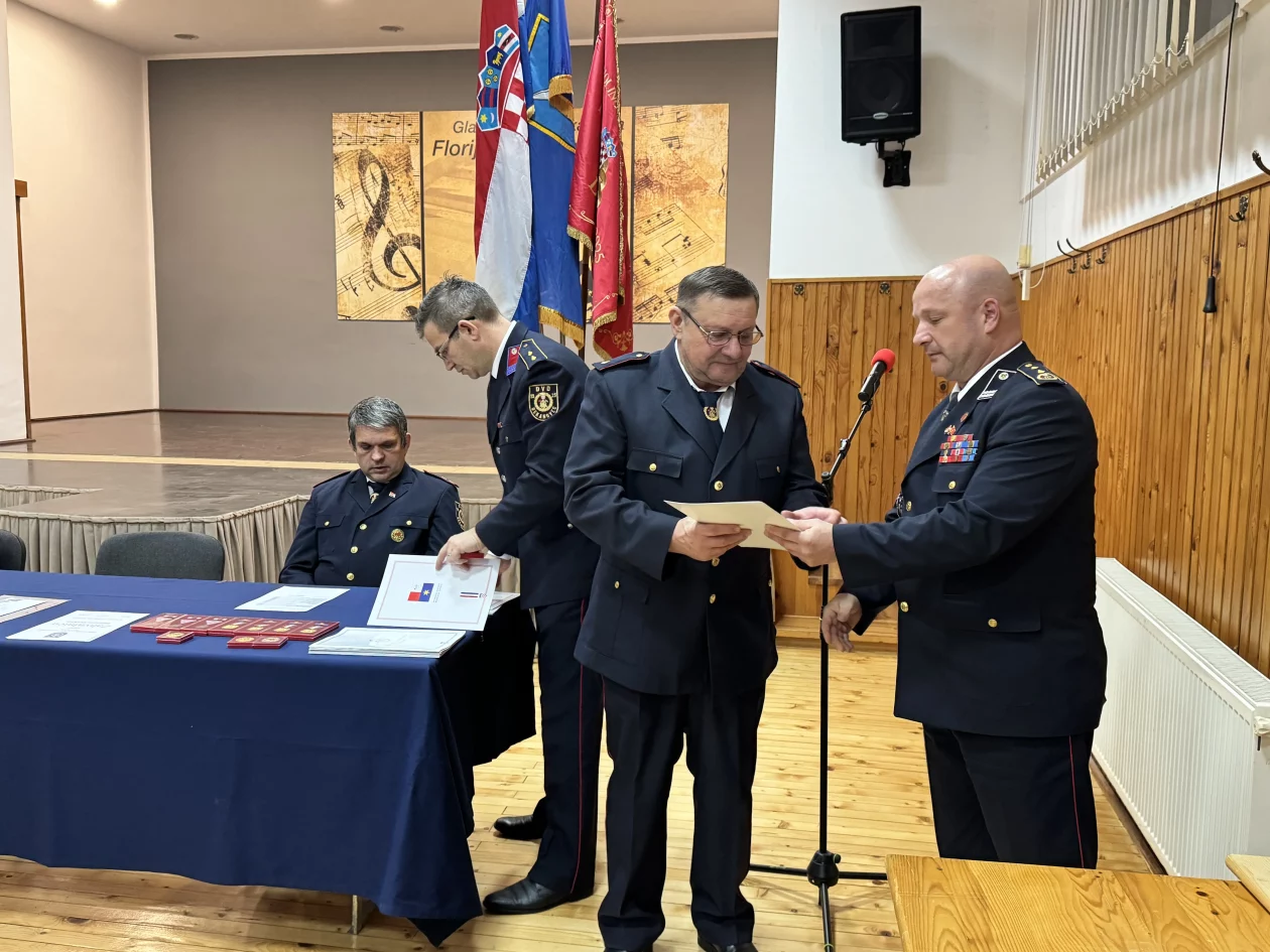 DVD DEKANOVEC IZBORNA SKUPŠTINA (23)