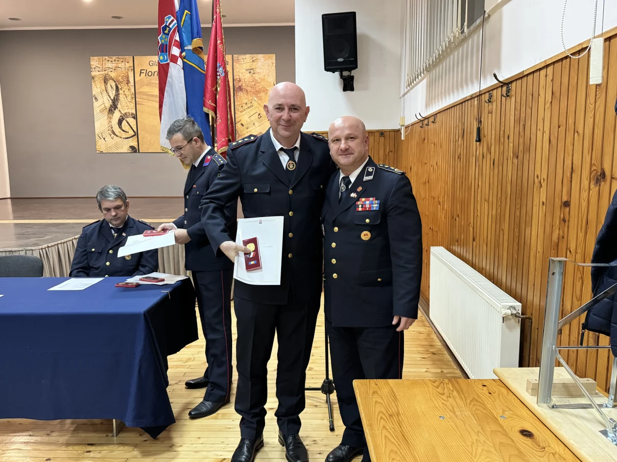 DVD DEKANOVEC IZBORNA SKUPŠTINA (33)