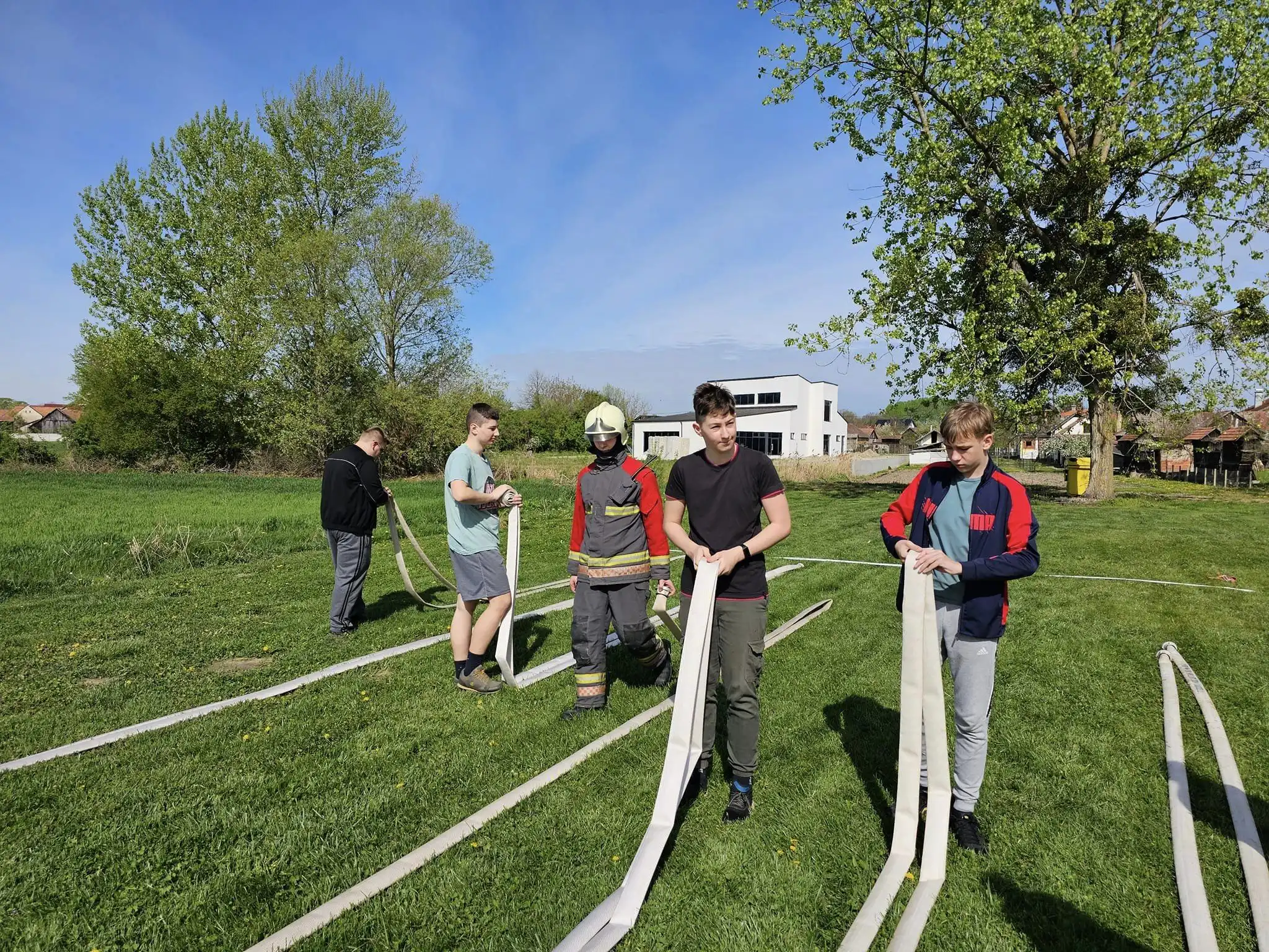 DVD Donji Vidovec, novi članovi, djeca, (40) DVD Donji Vidovec, novi članovi, djeca, (40)