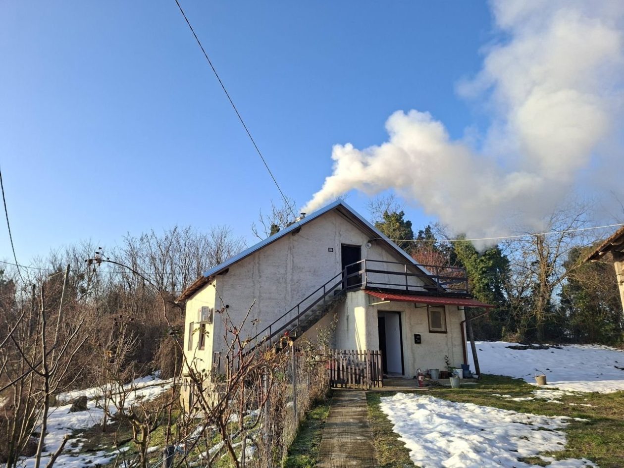 DVD OREHOVICA Dvije intervencije u jednom danu – požar dimnjaka i poplavljeni objekt (2)