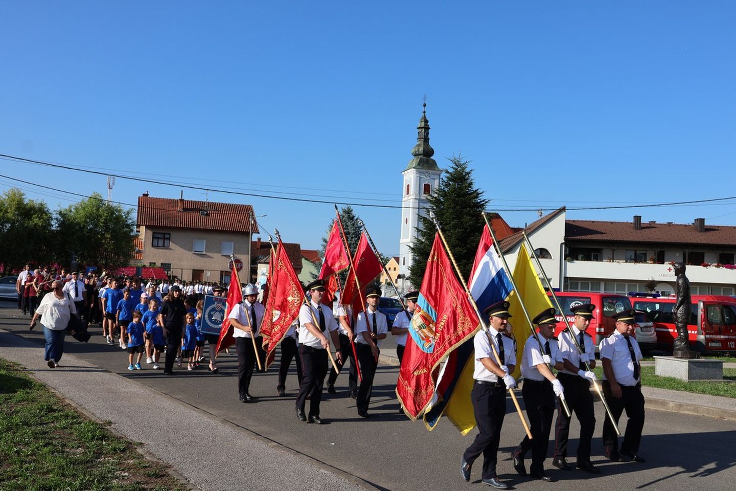 DVD Podturen 100 godina (1) DVD Podturen 100 godina (1)