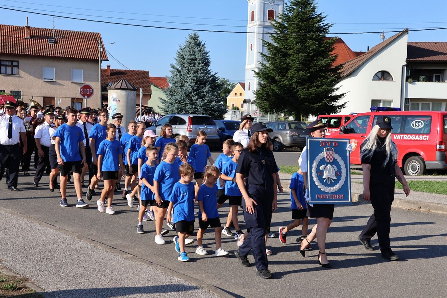 DVD Podturen 100 godina (2) DVD Podturen 100 godina (2)