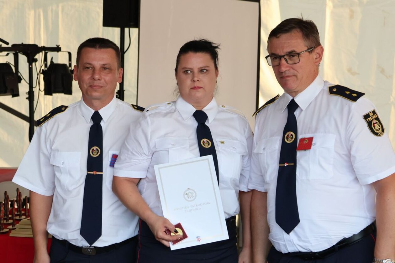 DVD Podturen 100 godina (24)