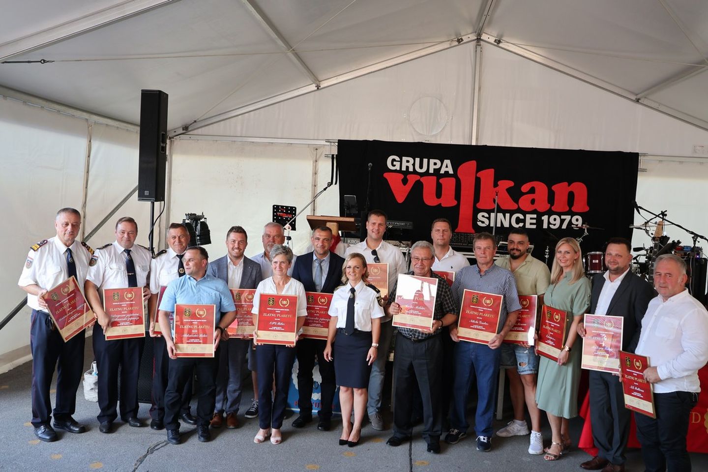 DVD Podturen 100 godina (25) DVD Podturen 100 godina (25)