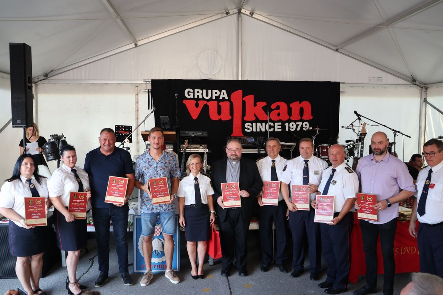 DVD Podturen 100 godina (27) DVD Podturen 100 godina (27)