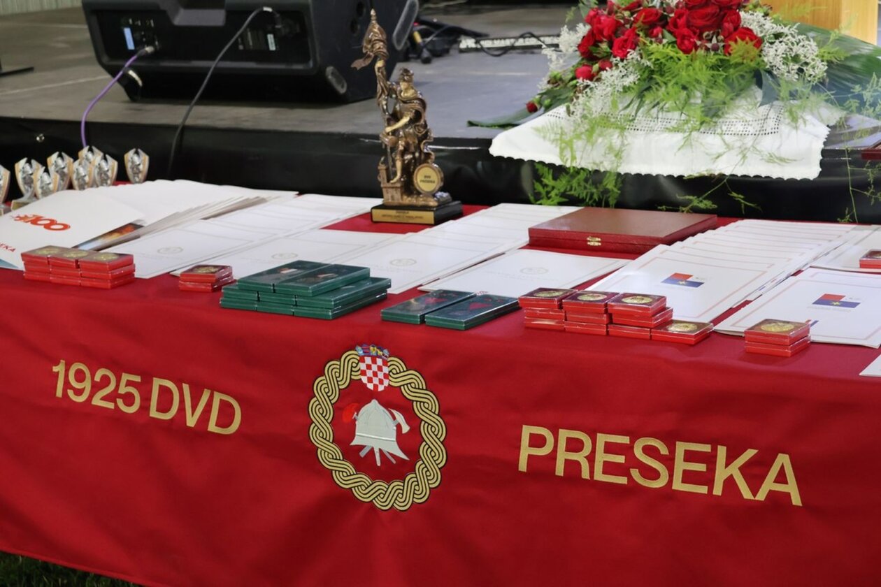 DVD Preseka 100 godina 13