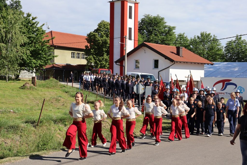 DVD Preseka, 100 godina (2) DVD Preseka, 100 godina (2)